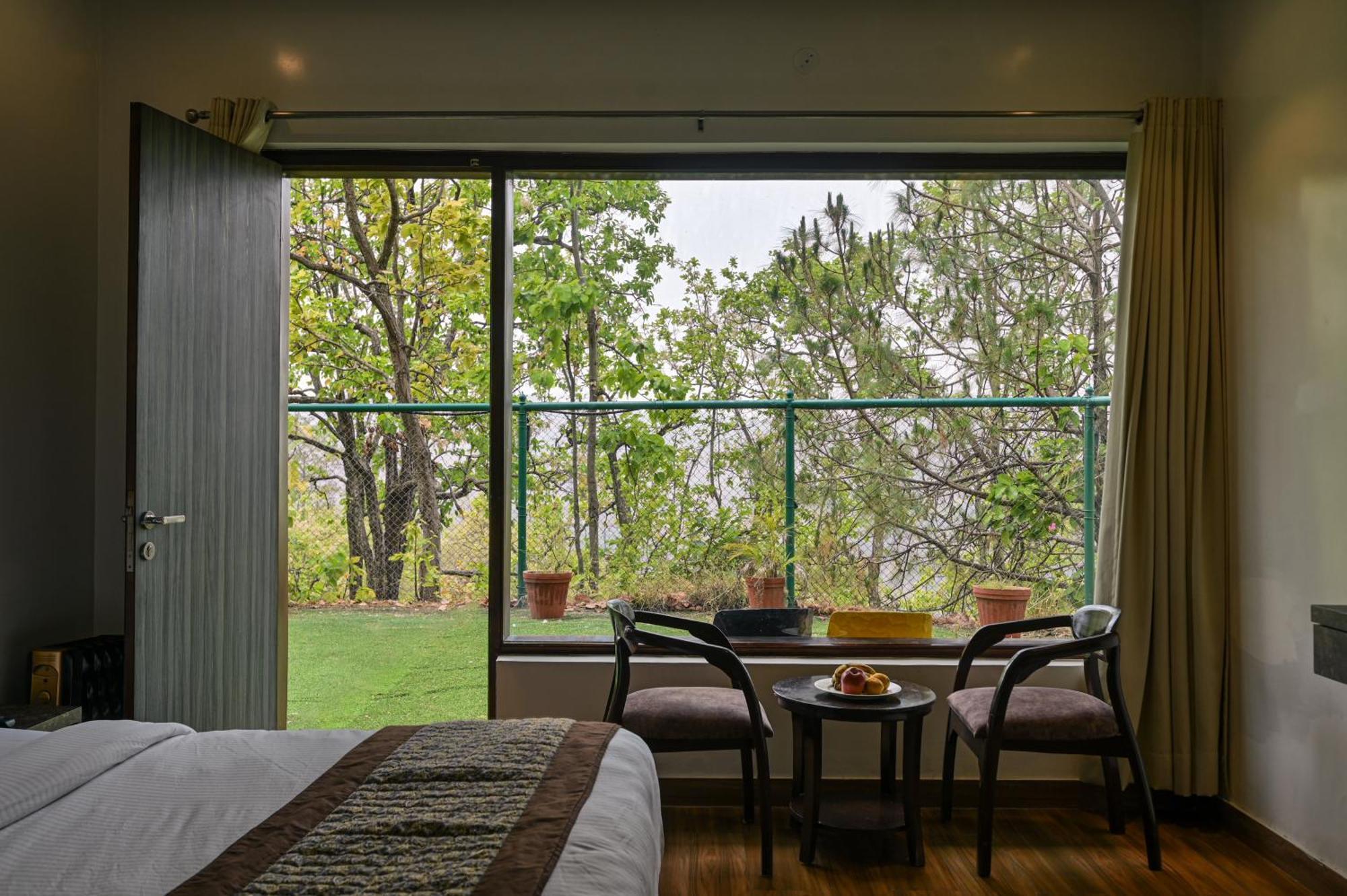Aavaas Hill Resort Lansdowne Kültér fotó